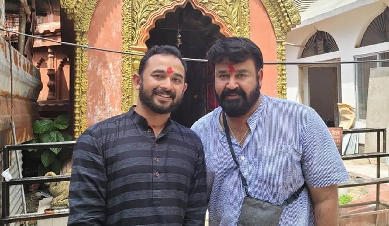 ഇന്ന് കാമാഖ്യയെ കണ്ടു നാളെ രാവിലെ ബ്രഹ്മപുത്രയിലെ ചെറുദ്വീപിലേക്ക്;  നദികളുടെ കൂട്ടത്തിലെ പുരുഷനെ കാണാൻ ഒരു യാത്ര, ഈ യാത്ര ഞങ്ങൾ എന്നോ ആഗ്രഹിച്ചതാണ്; കാമാഖ്യ പോകണ്ടേ എന്ന ചോദ്യത്തിന് ഇന്ന് ഒരു വിരാമമായി! ഇനി ഭാരതത്തിൽ പോകാനുള്ള മറ്റ് അത്ഭുത സ്ഥലങ്ങൾ കൂടെ പോകാൻ സാധിക്കട്ടെ എന്ന് പ്രാർത്ഥിക്കുന്നു-യാത്രാക്കുറിപ്പുമായി മോഹന്‍ലാല്‍