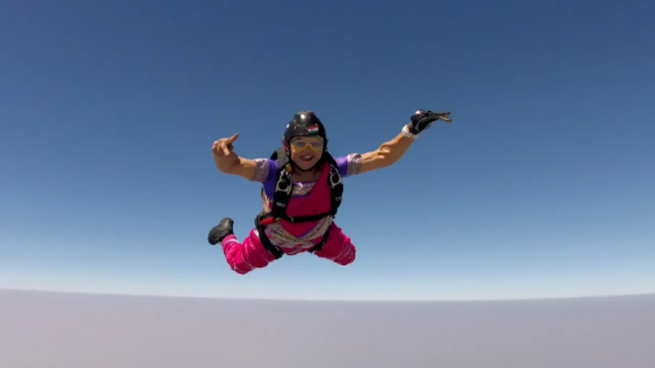 Meet Shital Mahajan: First Woman To Skydive In Front Of Mt. Everest