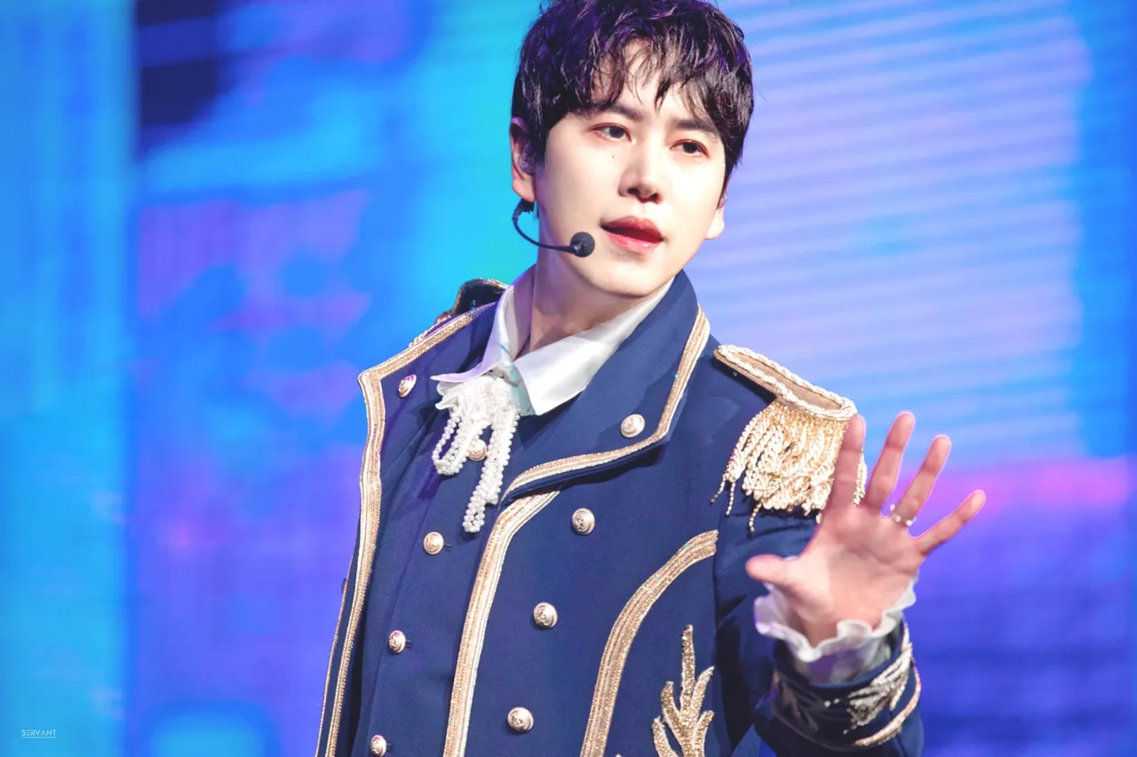 K-Pop Singer Kyuhyun Sustains Injury After Woman Breaks Into Dressing Room