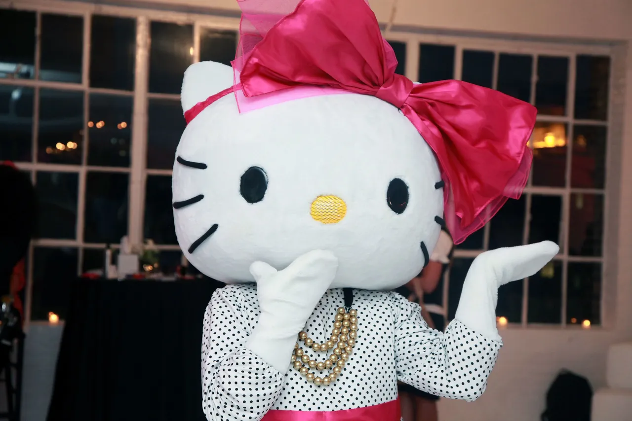 helllo kitty | Image from Astrid Stawiarz/Getty Image