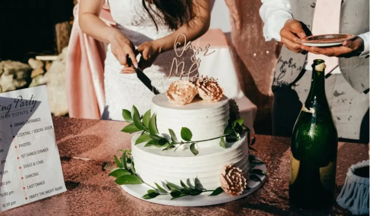 Bride Leaves Groom After He Smashes Cake On Her Face 