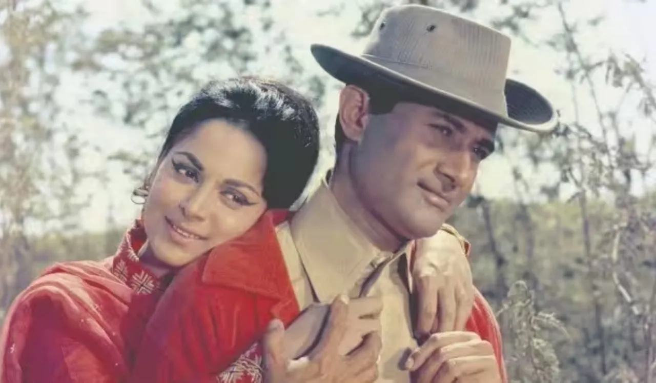 Waheeda Rehman's Recalls Taking Stand Against Revealing Costume Supported By Dev Anand