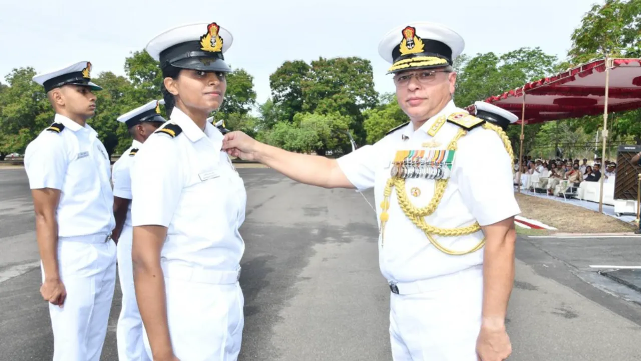 India’s First Female Navy Helicopter Pilot