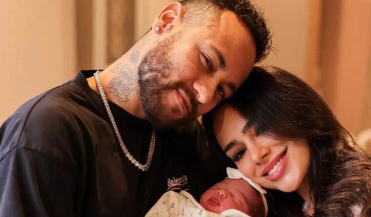 Neymar Jr Welcomes Daughter With Girlfriend