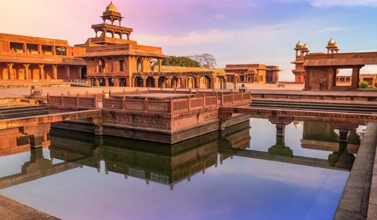 French Woman Dies After Falling From Platform At Fatehpur Sikri