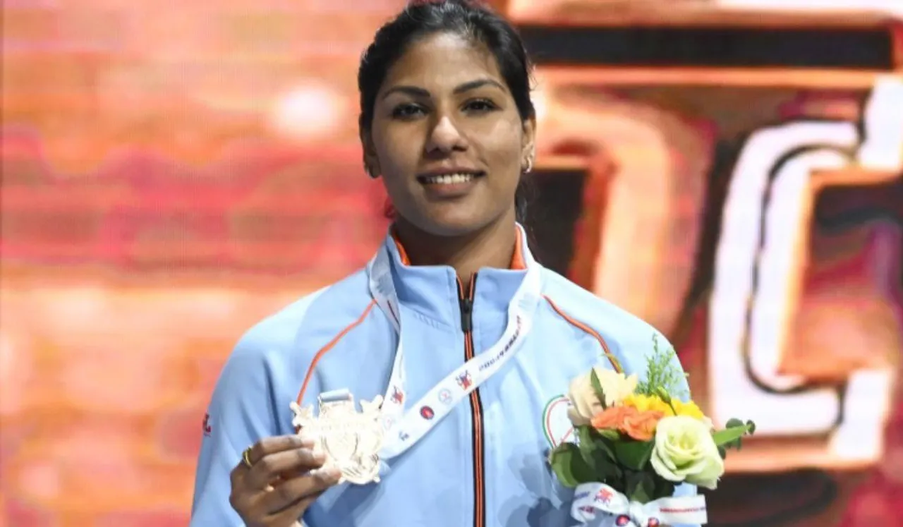 Bhavani Devi first Indian to win a medal in Asia Fencing Championship