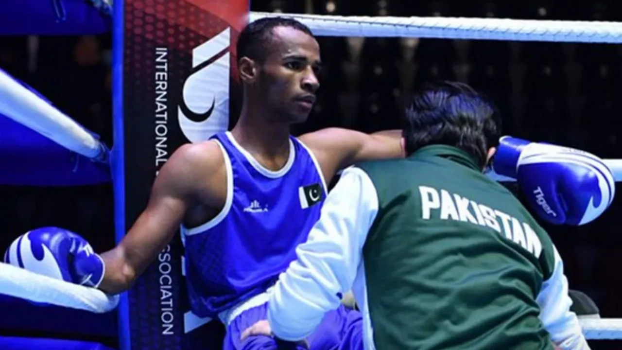 pakistani boxer steals money from teammate and flees