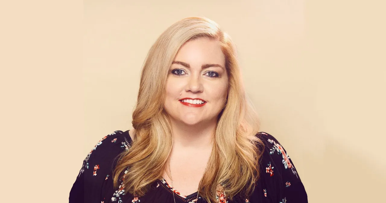 "She Evokes Polarity Like No Other": Dissecting Colleen Hoover's Books