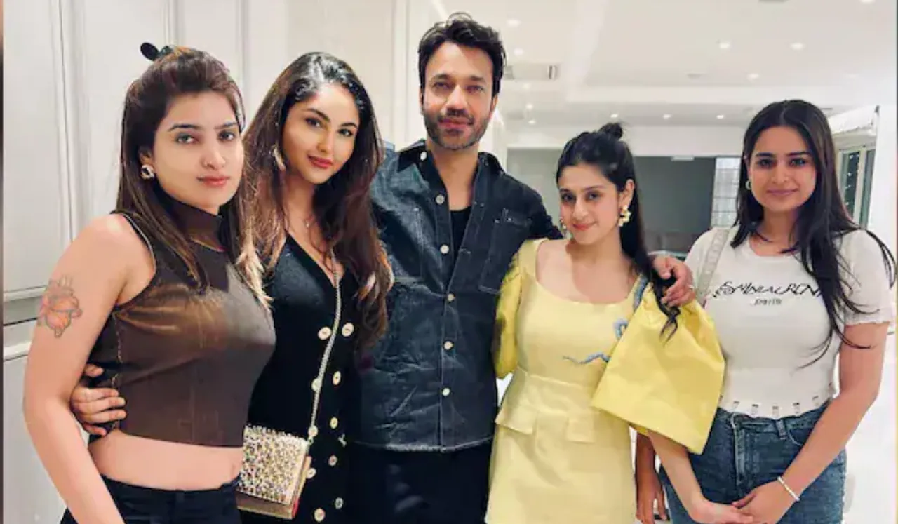 Vicky Jain Parties With Isha Malviya