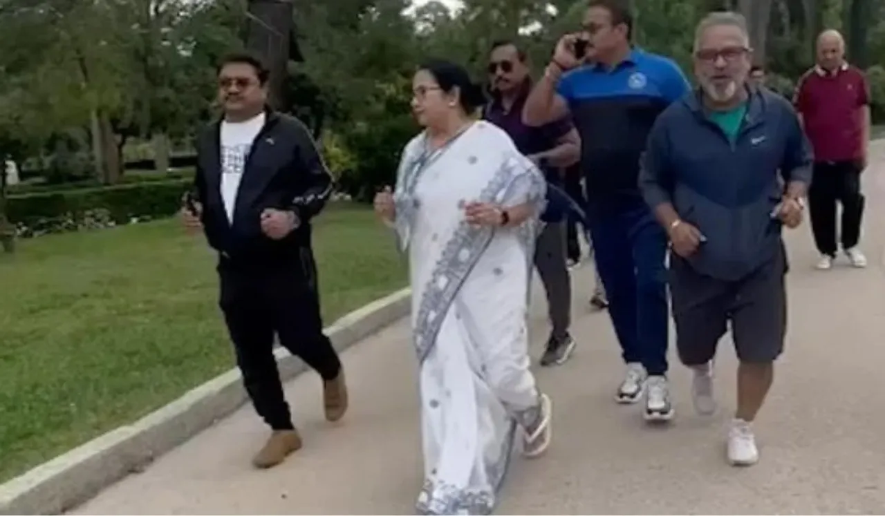 Mamata Banerjee Jogging In Saree