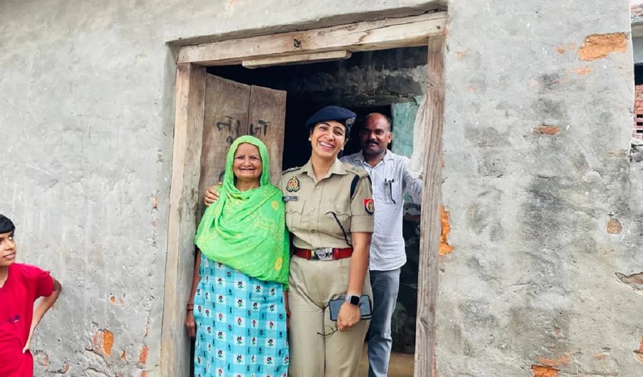 IPS Officer Brings electricity to UP womans home 