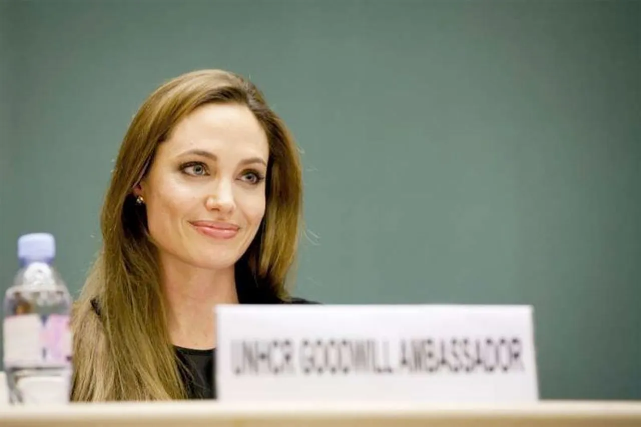 Jolie Endorses New Fragrance, To Donate Proceeds To Charity