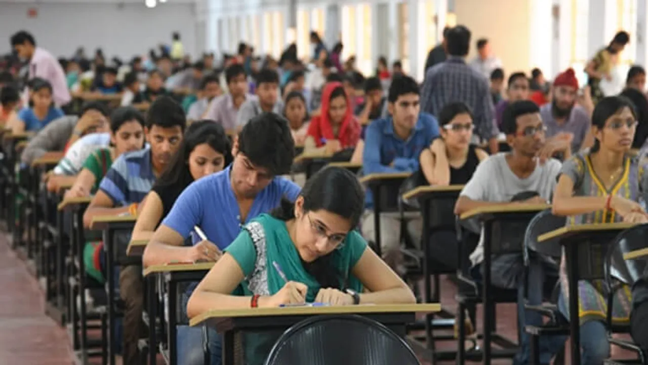 In CBSE Class 12 Results, Girls Outperform Boys Yet Again