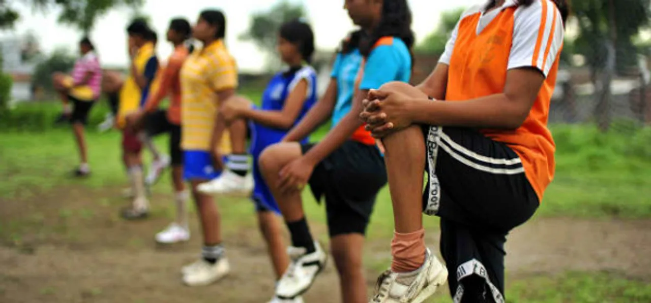 Kashmiri Girl Turns Stone Pelters Into Footballers