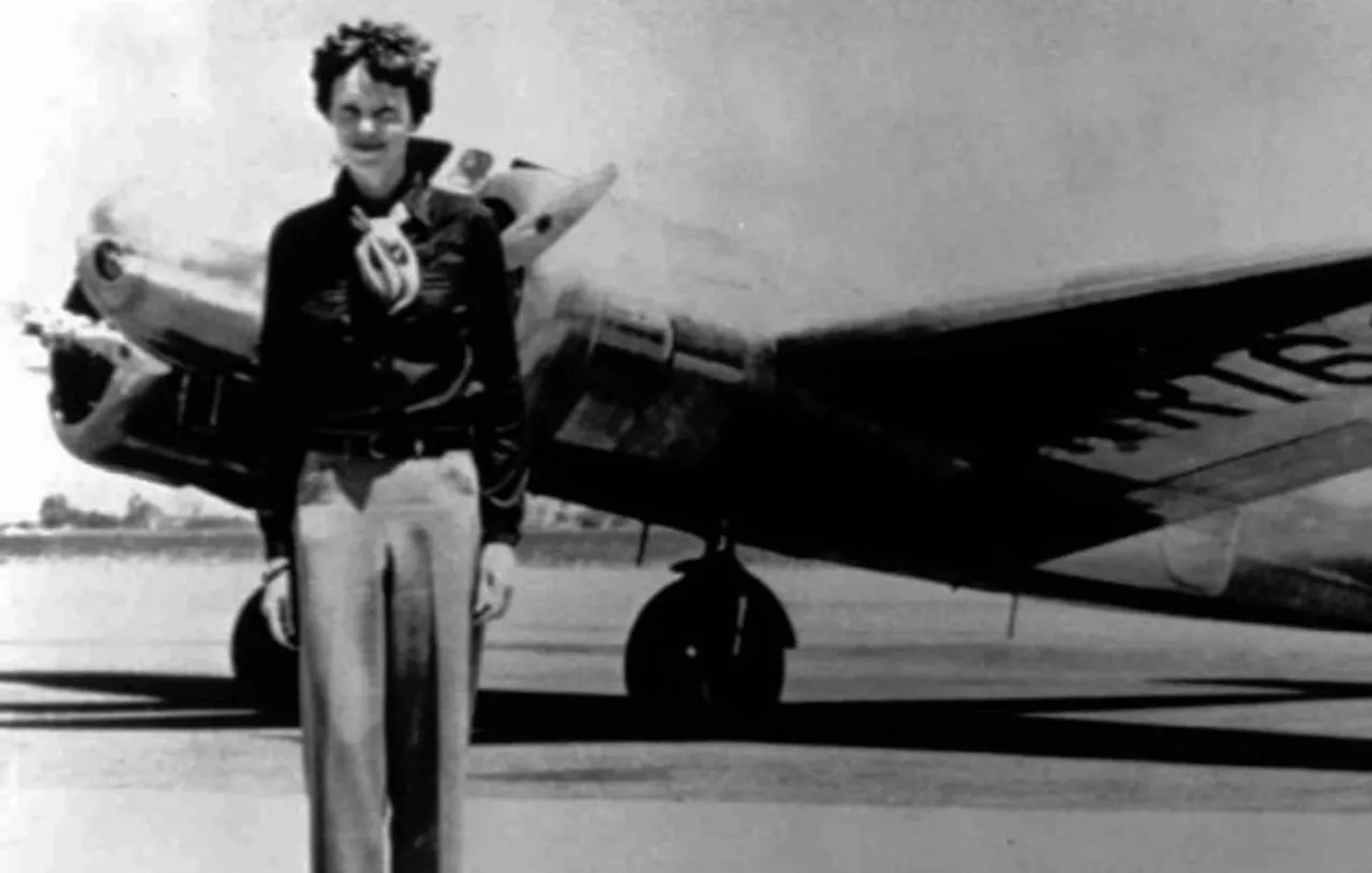 Amelia Earhart woman pilot