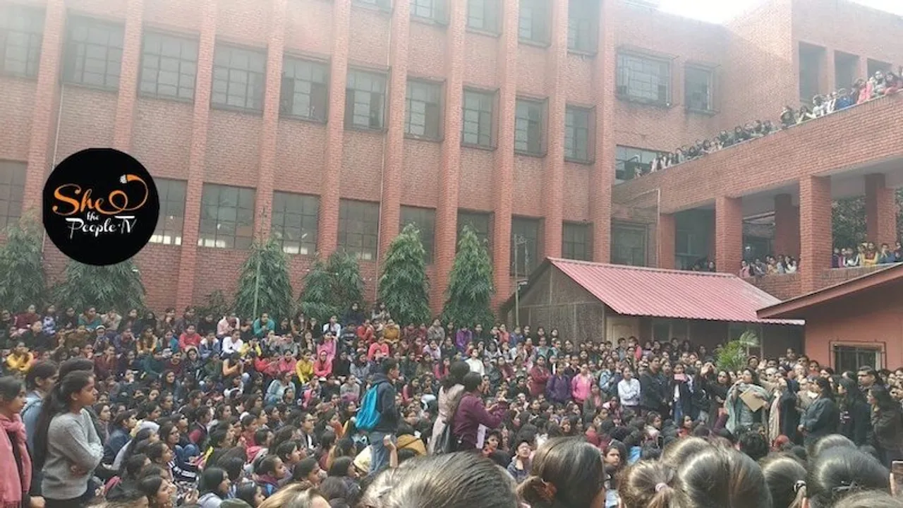 Gargi College Girls harassed, students protest