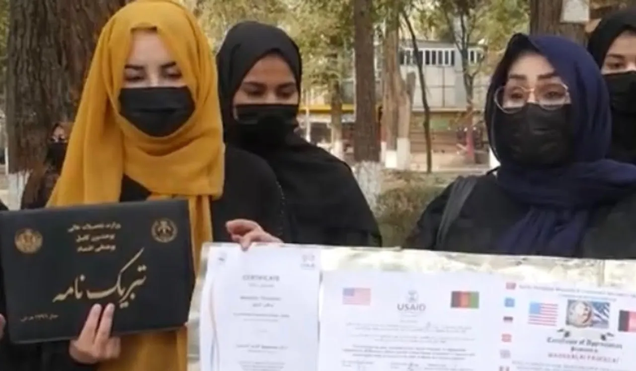 Afghan Women Protest Taliban