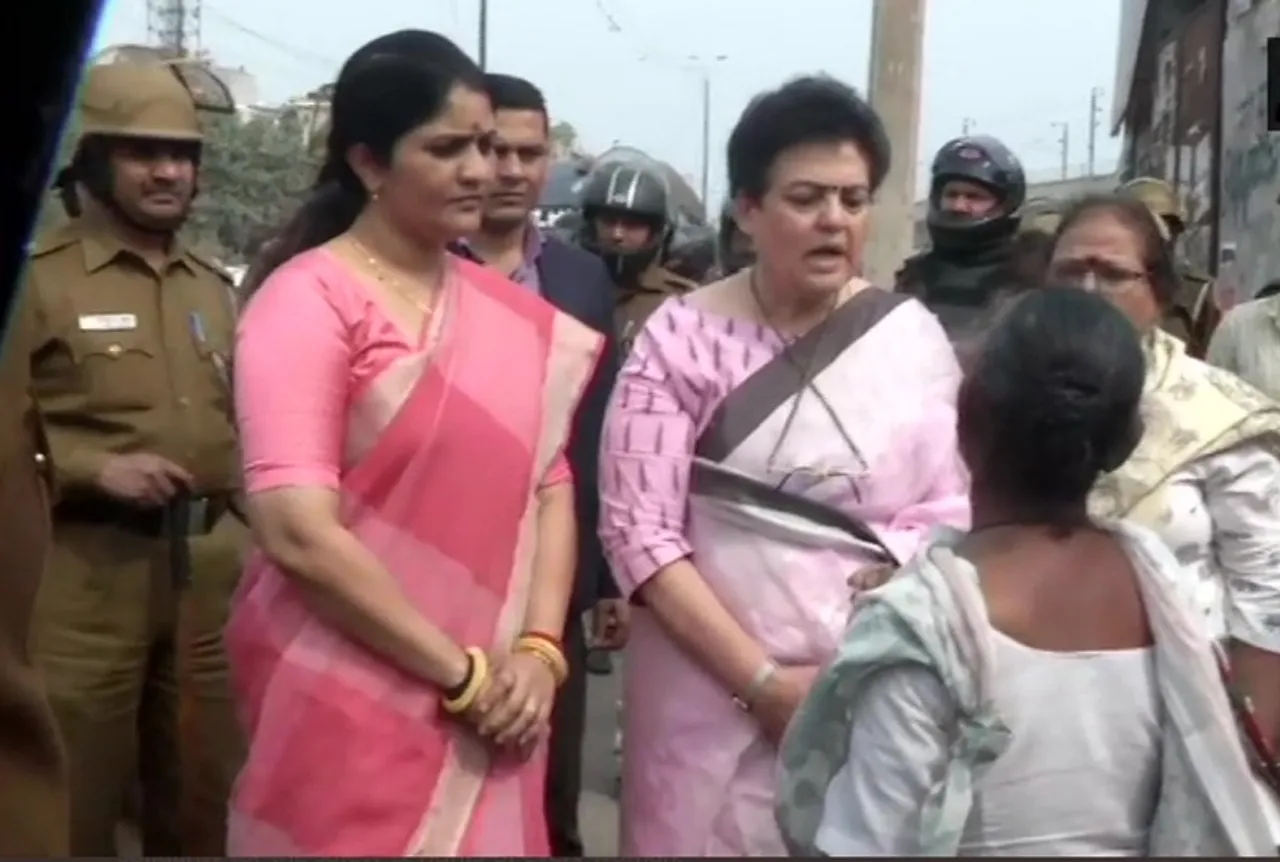 Jafrabad Women Leave Protest Site; NCW Visits Area To Talk To Them