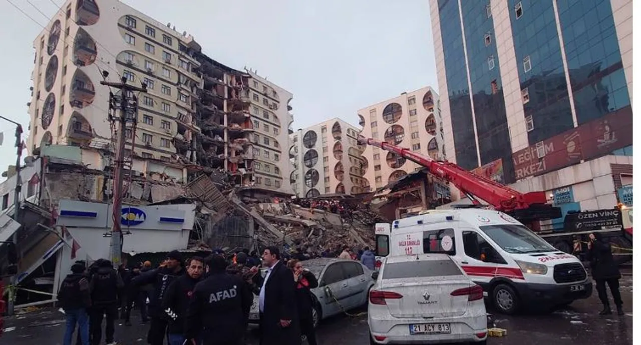 Turkey-Syria Earthquake, Earthquake In Turkey-Syria, India's NDRF Team Rescues Girl In Turkey