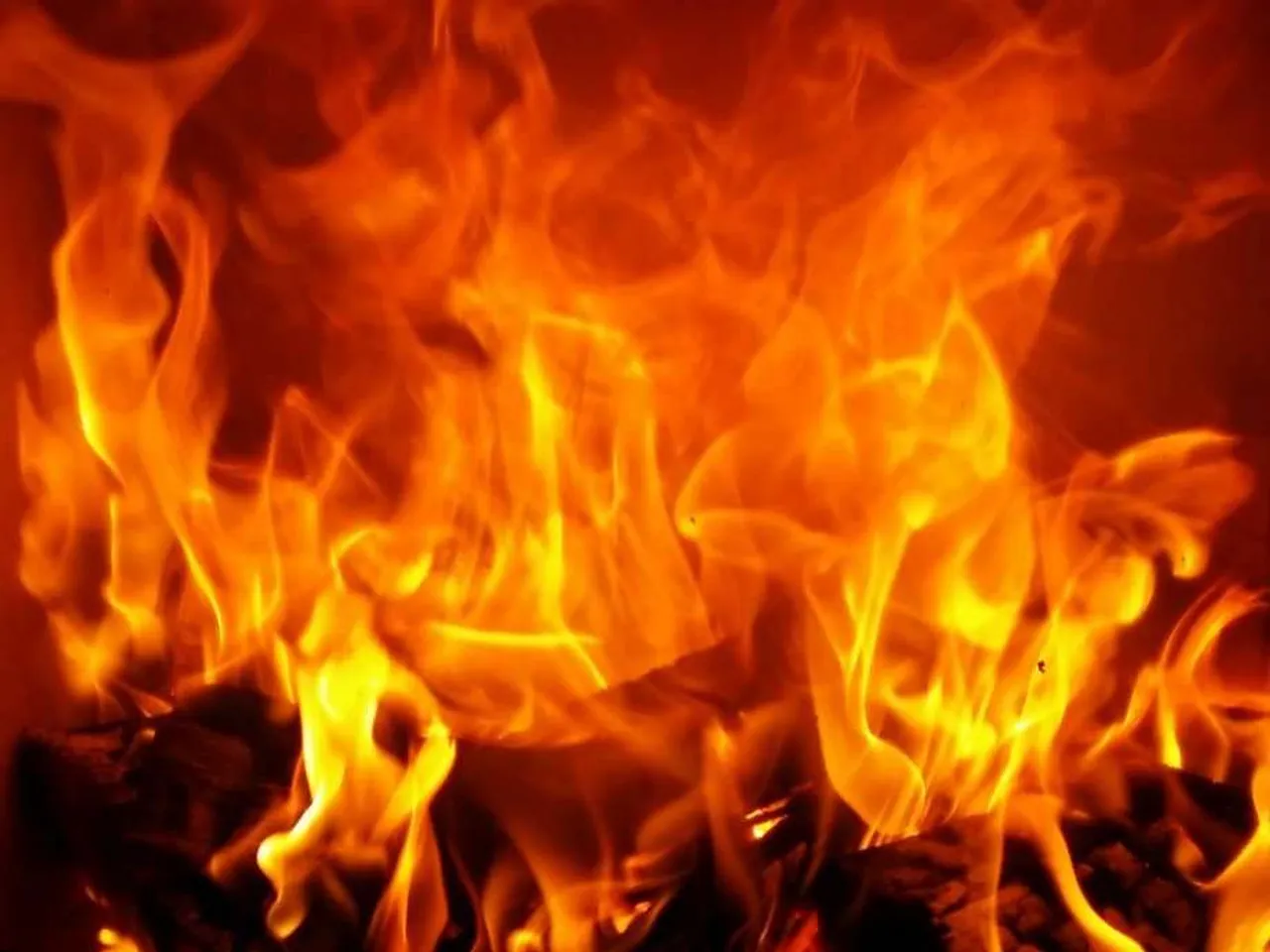 Rape accused burn survivor house, Kerala Train Fire Incident, Dhanbad nursing home fire, student forced to strip