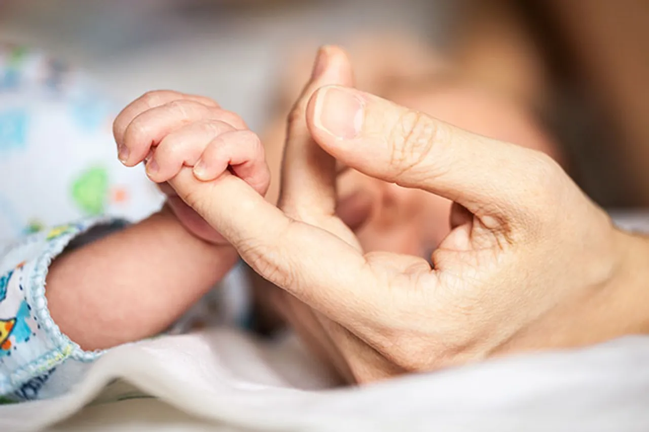 US Woman Sets World Record By Delivering Triplets In Two Different Decades