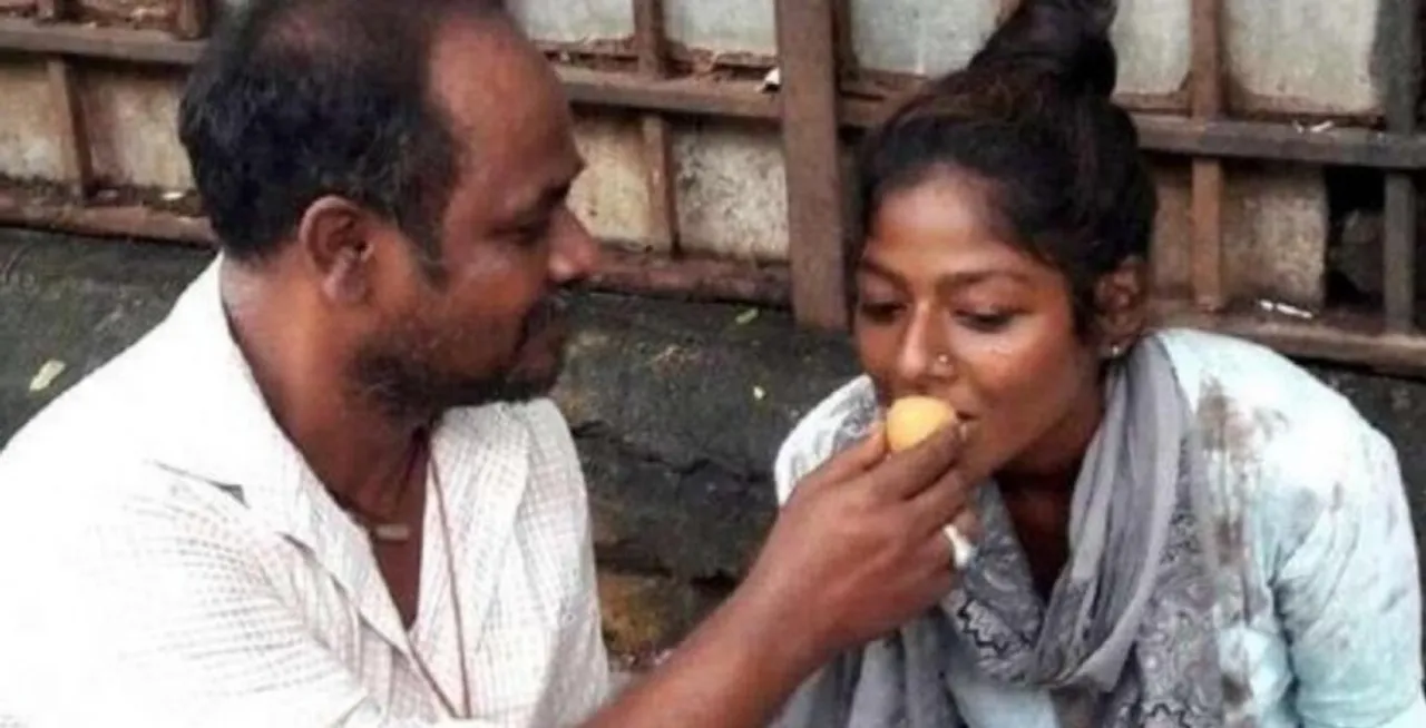 Mumbai footpath girl