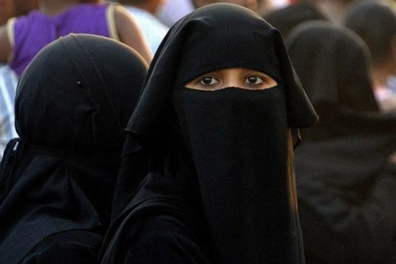 whatsapp group on burqa, Long Distance Travel, remove burqa while voting, Hindu Woman Assaulted, what is sharia law, Afghan woman in delhi, Burqa evil custom ,Sri Lanka bans Burqa ,Banning Burqa Ghoonghat