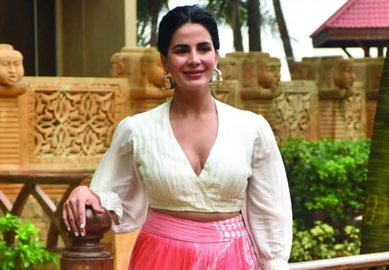 Kirti Kulhari, Kirti Kulhari announces split