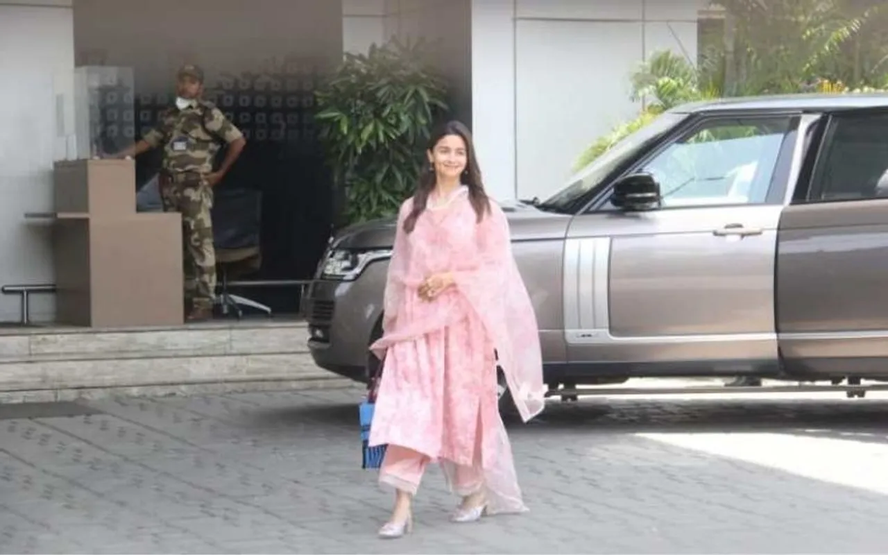 Alia Bhatt Trolled On Her First Day Out Post Marriage For Not Looking Married Enough!