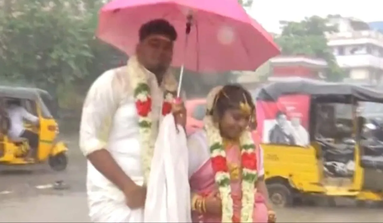 Chennai Couple In Rain