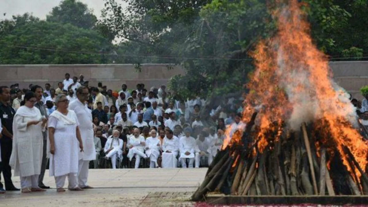 Namita Bhattacharya Broke Many Taboos By Lighting Vajpayee’s Pyre