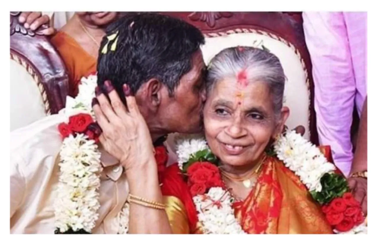 Old Age Home Residents Tie Knot