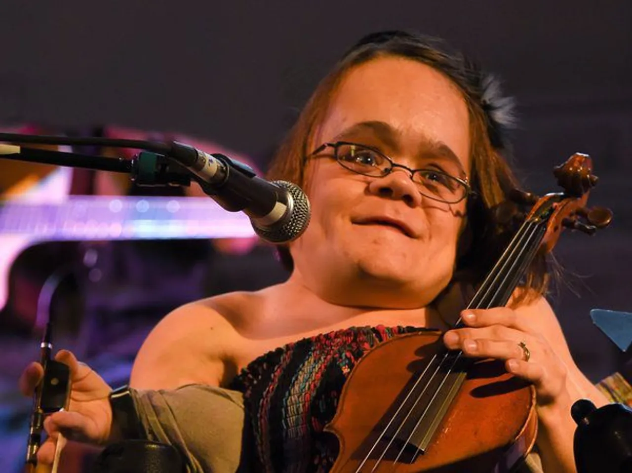 Violinist Gaelynn Lea, Choosing the violin over walking