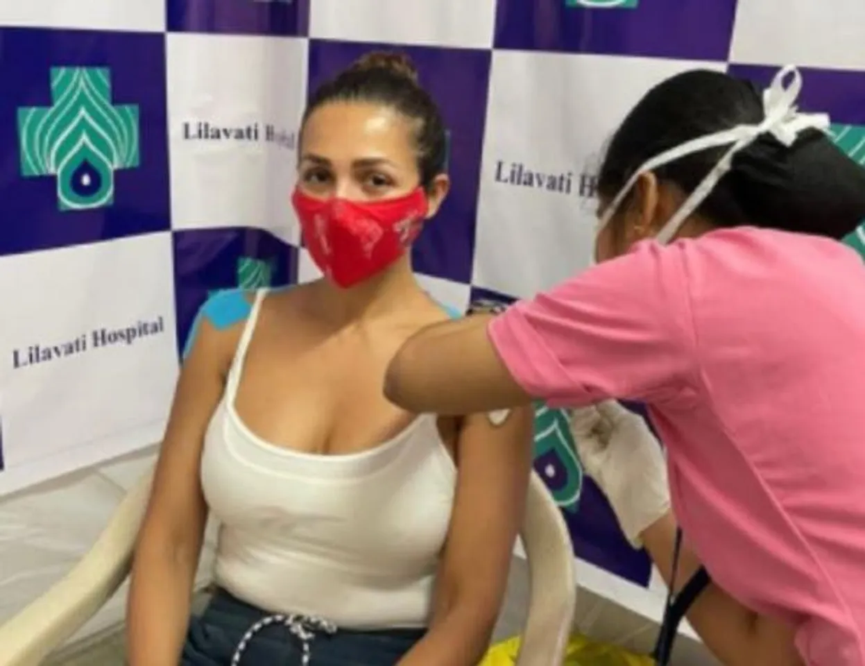 Vaccine Program For All Adults, bollywood stars covid-19 vaccine Malaika Arora gets COVID vaccine