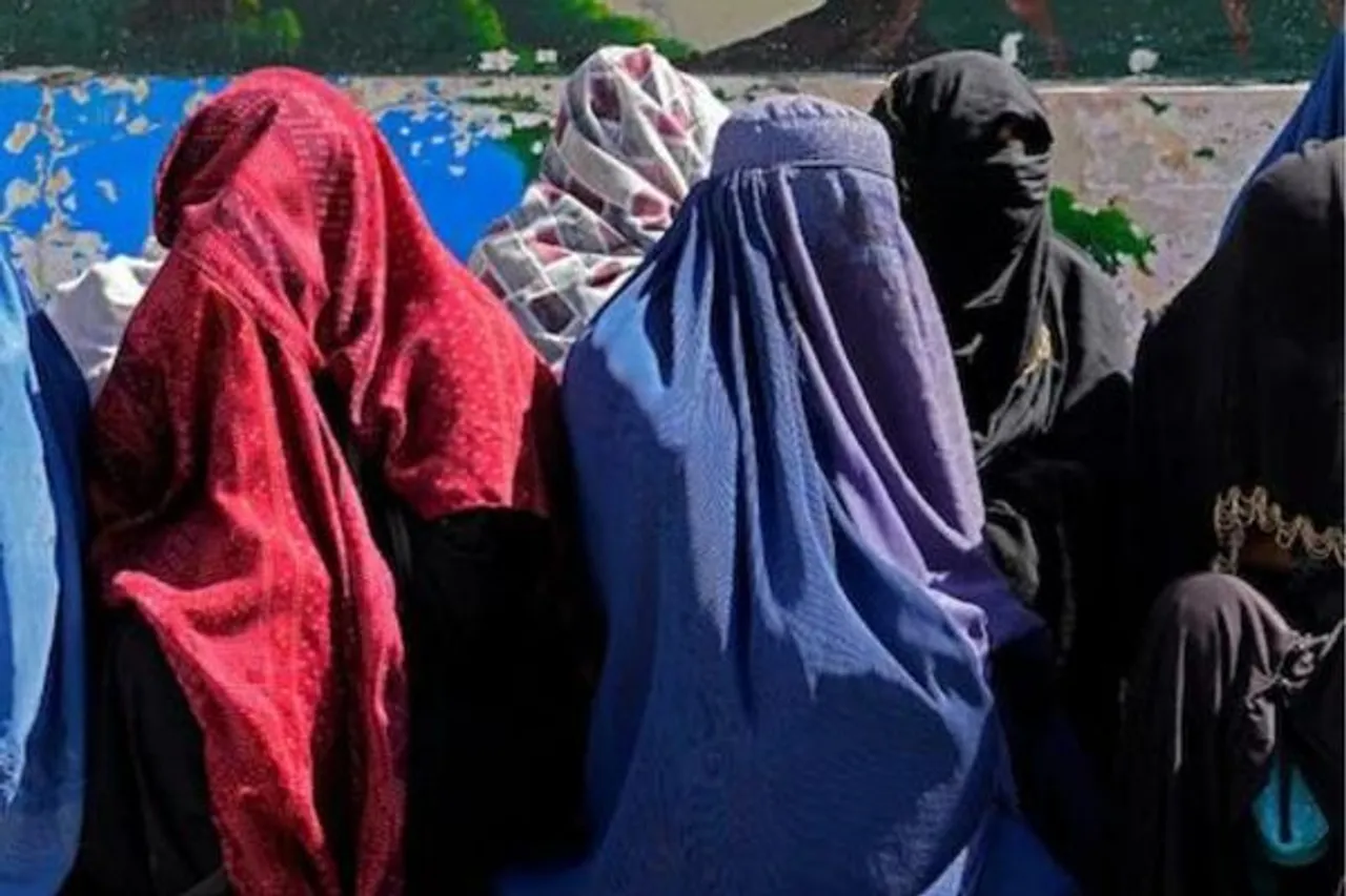 Taliban Prohibits Female Students From Leaving Kabul