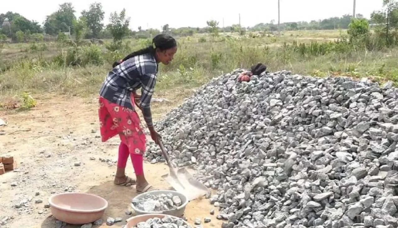 Odisha District Topper Turns Labourer