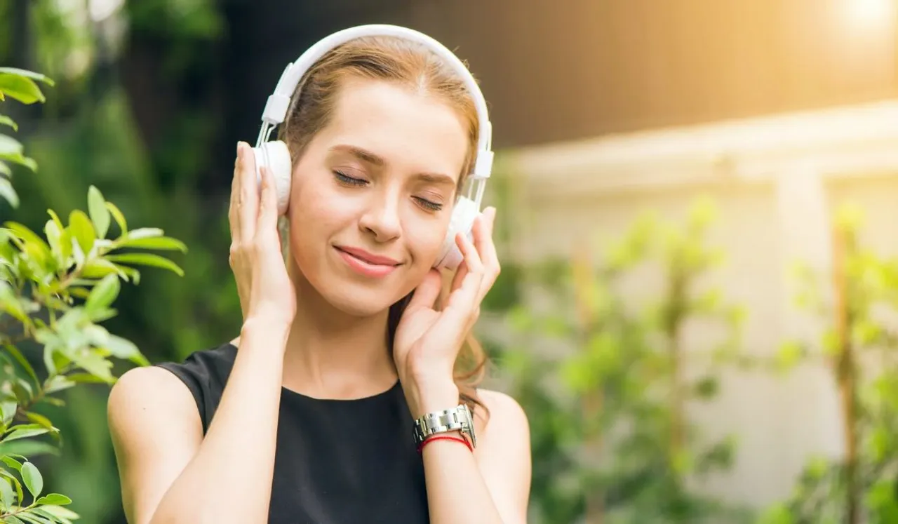 Women More Likely To Feel Shame When Listening To Audio Erotica