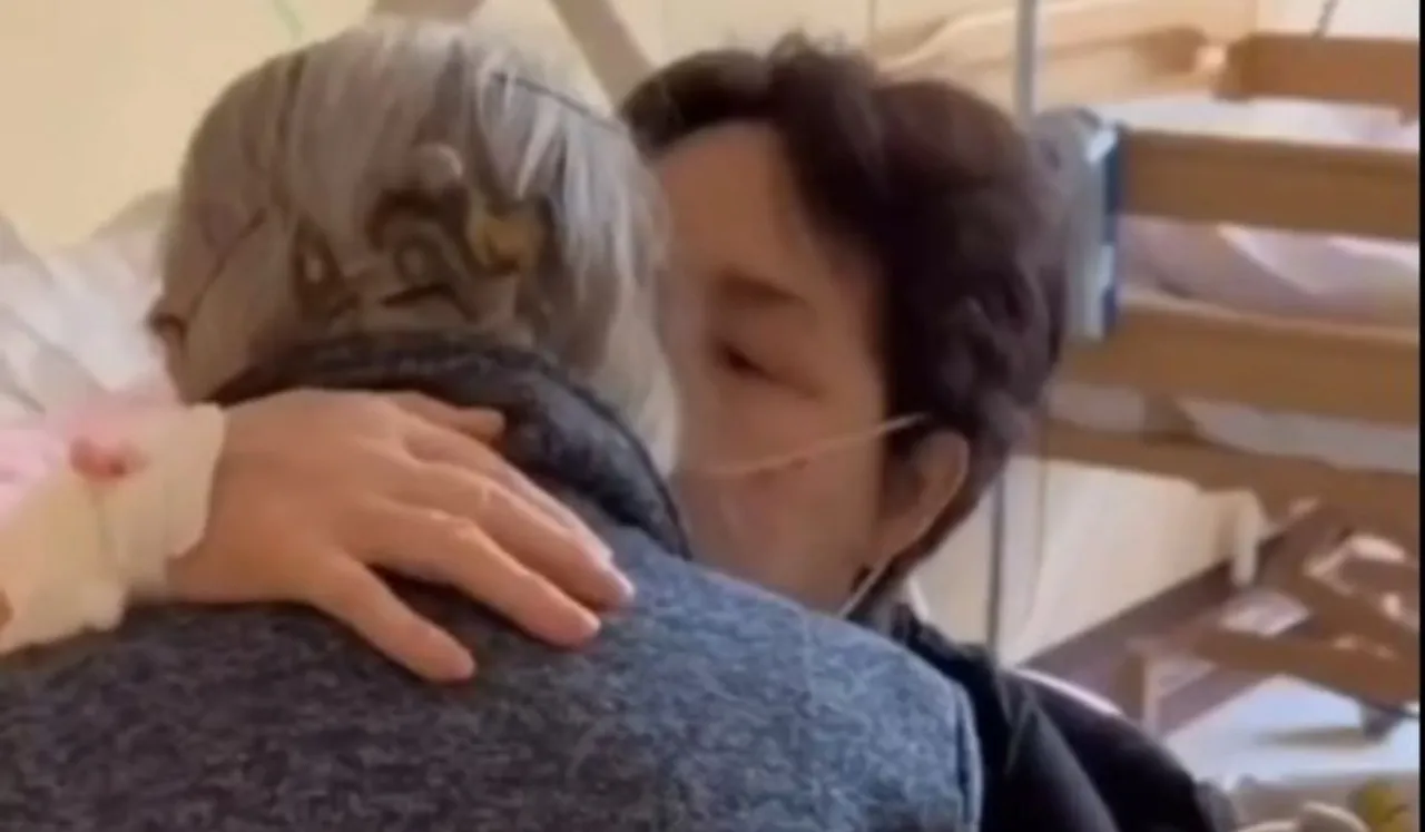 It's Going To Be Ok: Mom, 88, Travels To Meet Daughter Undergoing Chemotherapy