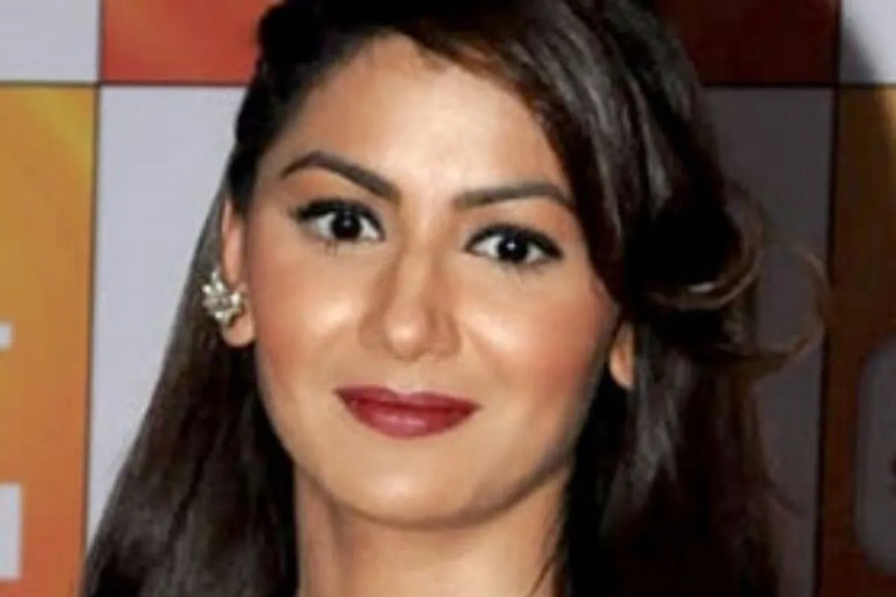 Television Actor Sriti Jha Is Winning Hearts For Her Poem On Asexuality