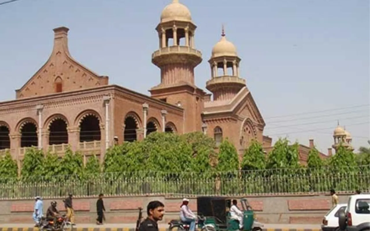 Pakistan court bans virginity tests