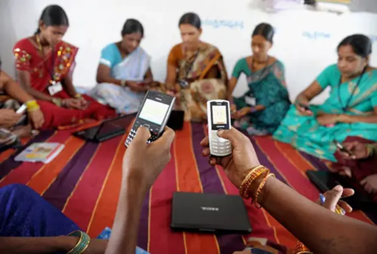 Chhattisgarh women smartphones