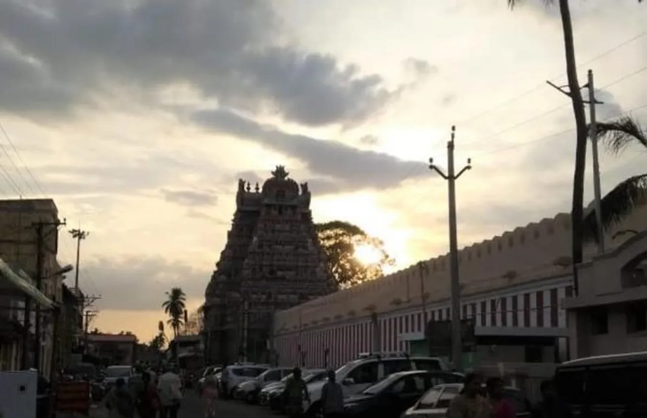 Life In A Quaint Temple Town Of Tamil Nadu, Srirangam