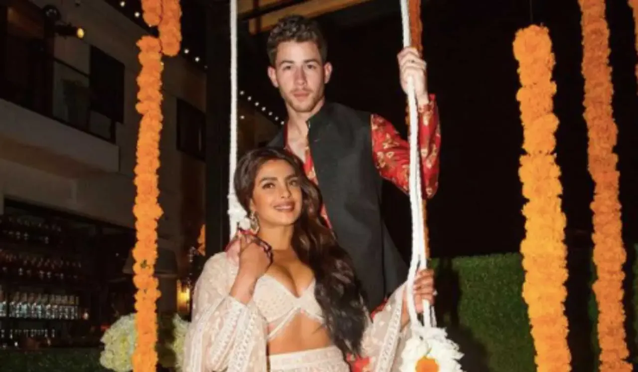 priyanka chopra holi pictures, baby girl for priyanka chopra, priyanka chopra removed jonas, priyanka chopra home, Priyanka Chopra drops surname