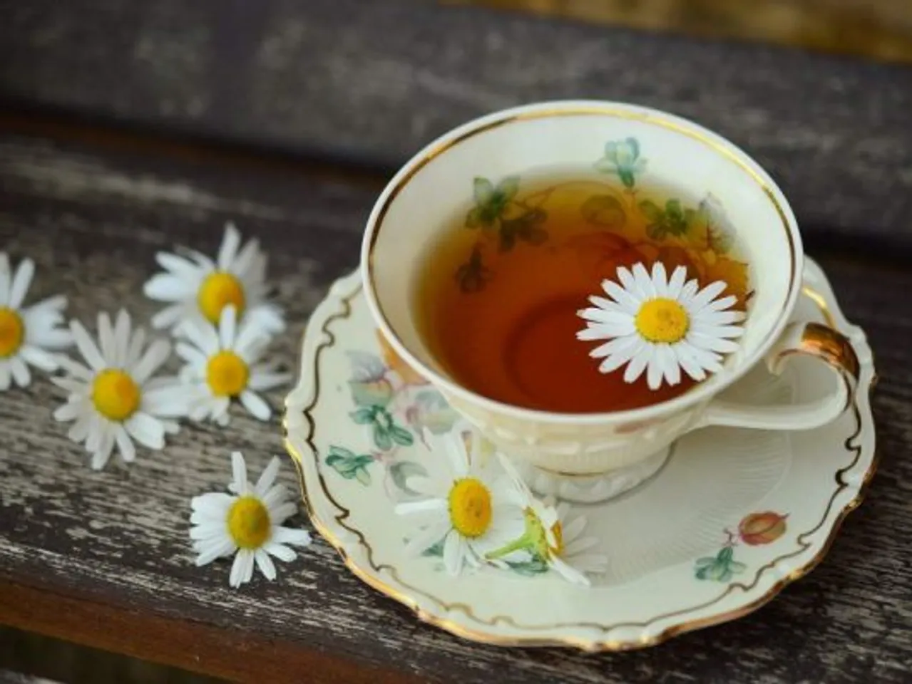 Start Your Winter Morning With Some Camomile Tea Which Has These Benefits