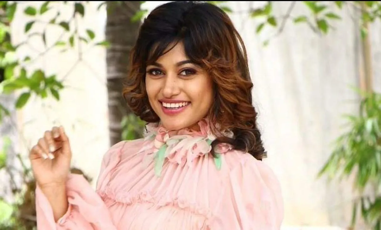 Complaint against Oviyaa