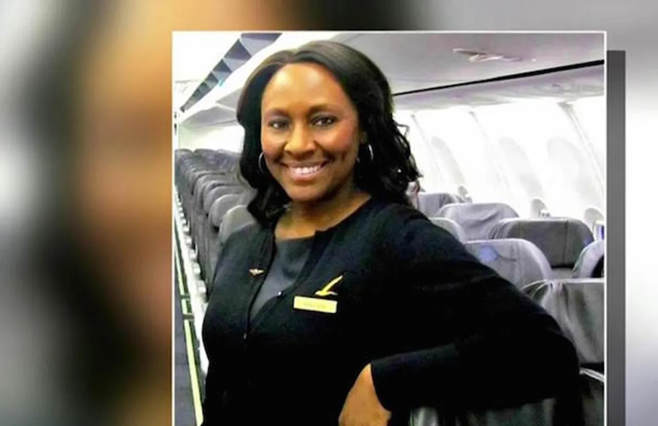 flight attendant saves girl