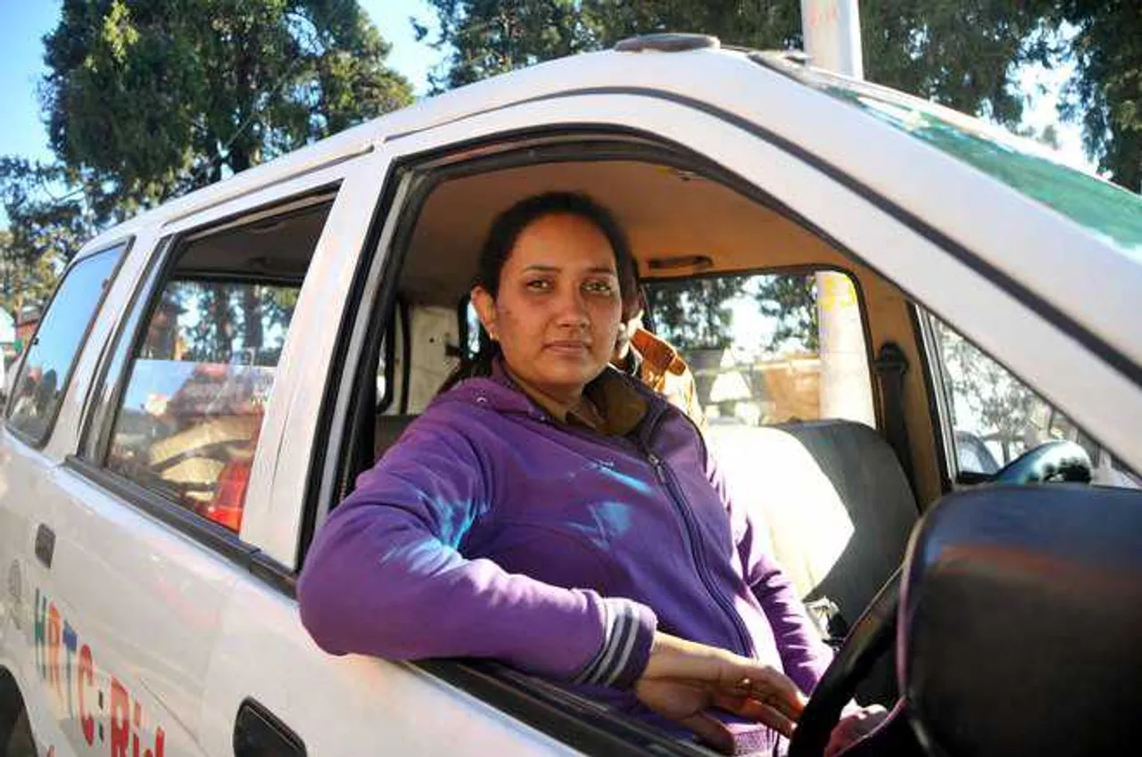 Seema Thakur, Himachal's Road Transport Driver becomes first to Cross State Border