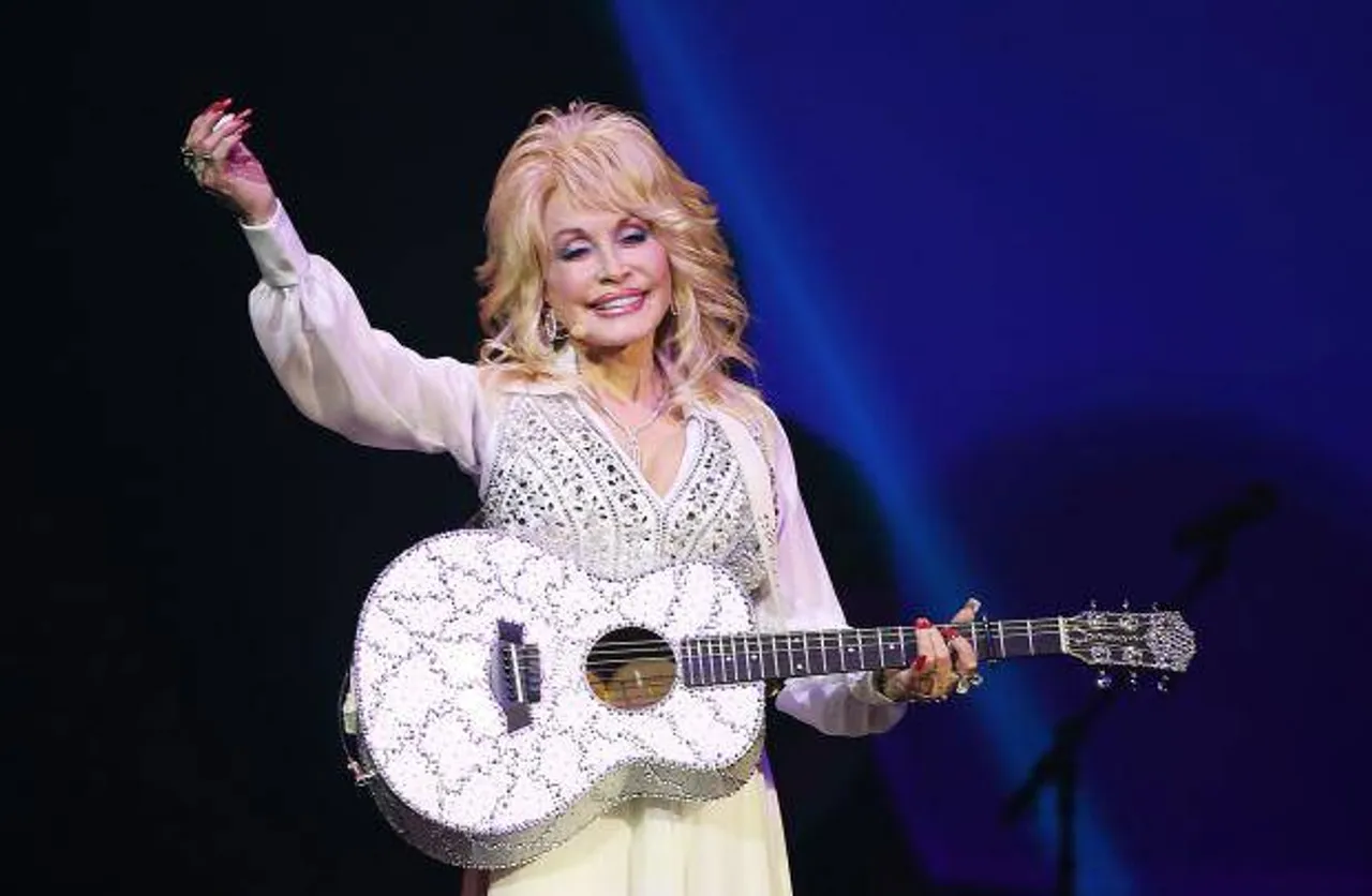 Dolly Parton statue