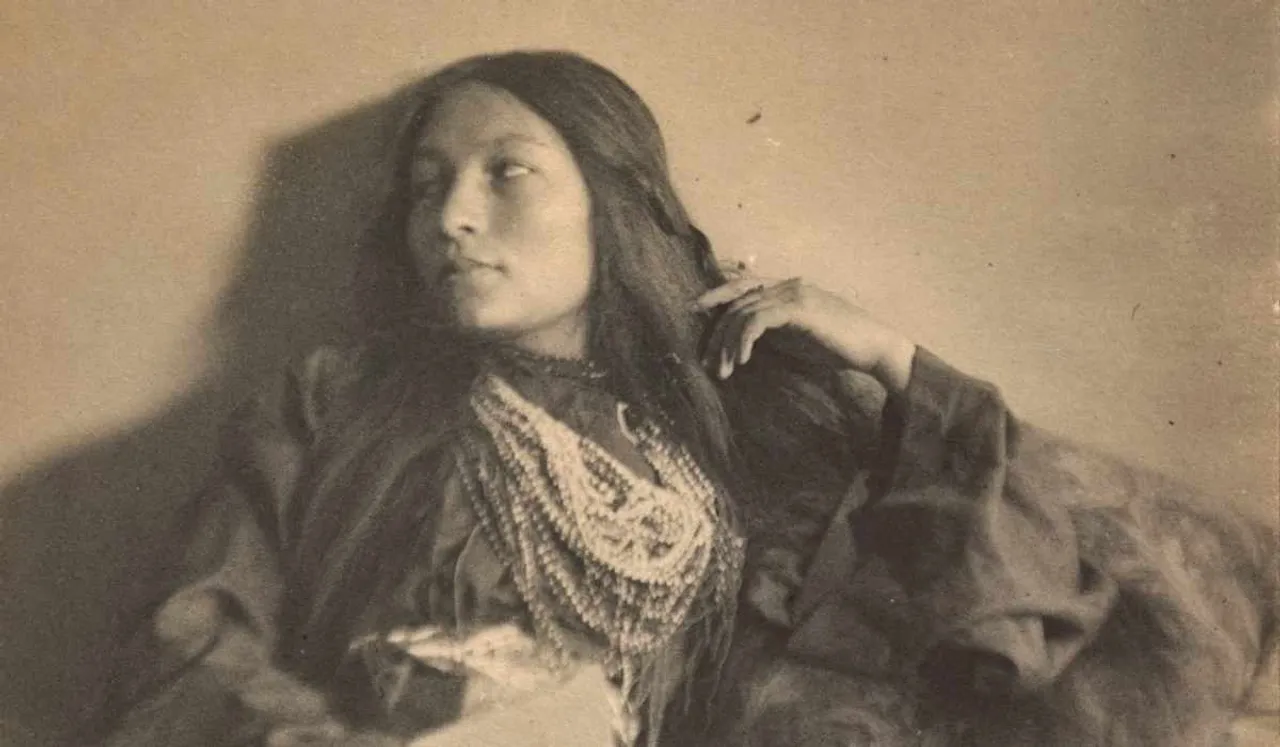 who is zitkala-sa