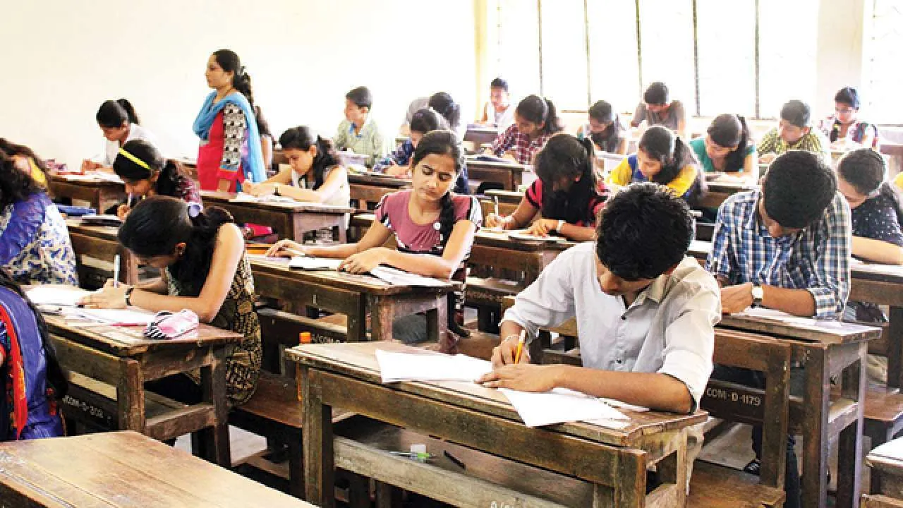 "Harassment": NCW On Bikaner Guard Cutting Woman's Sleeves Outside Exam Hall